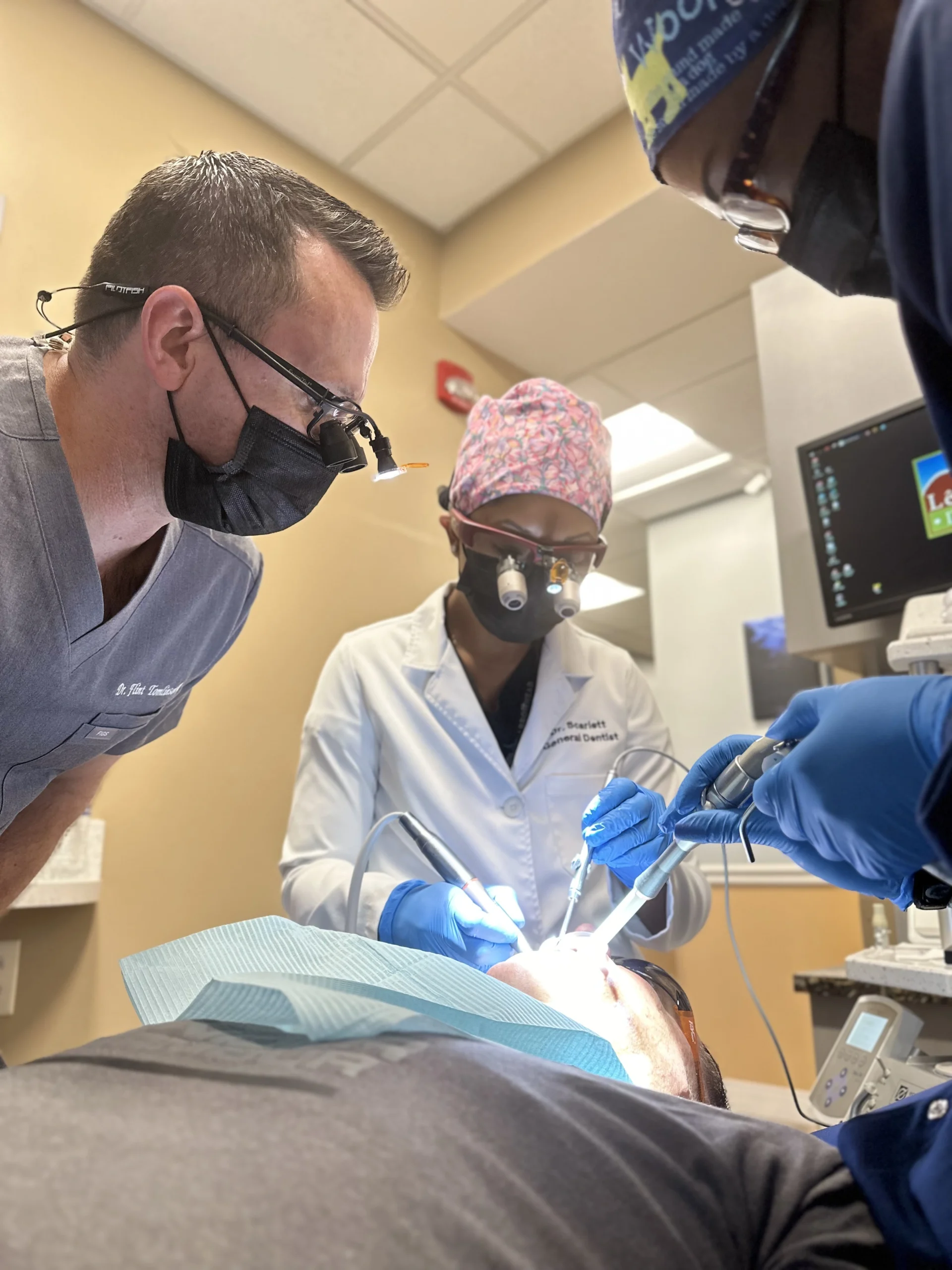 Dr. Francesca Scarlett can create a personalized full mouth rehabilitation plan to restore your oral health and smile.